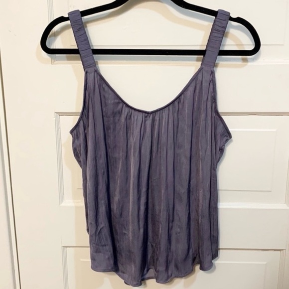 EVEREVE Elise Hammered Satin Tank in Shale - Picture 5 of 11